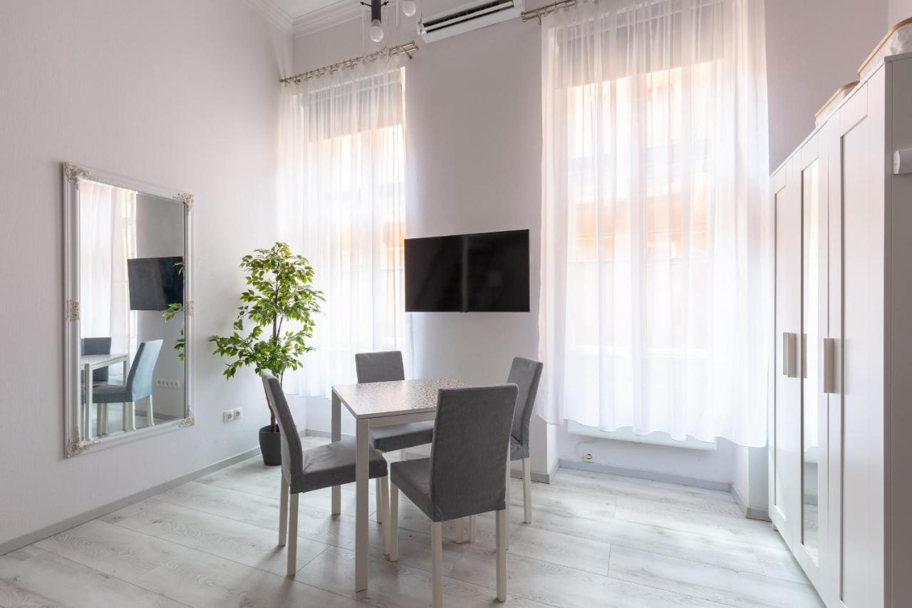 Standard Apartment By Hi5-Relax With Style Studio Budapest Kültér fotó